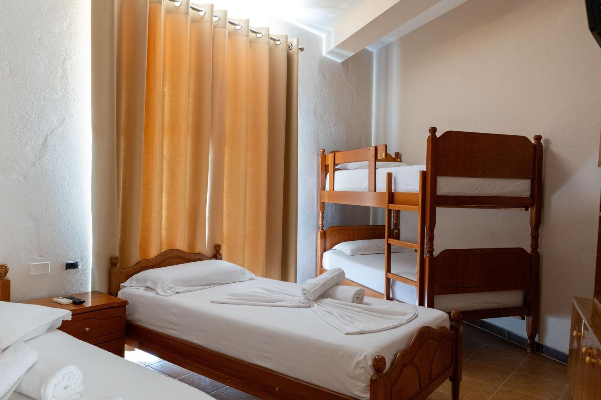Hotel Nika Radhimë Exterior foto